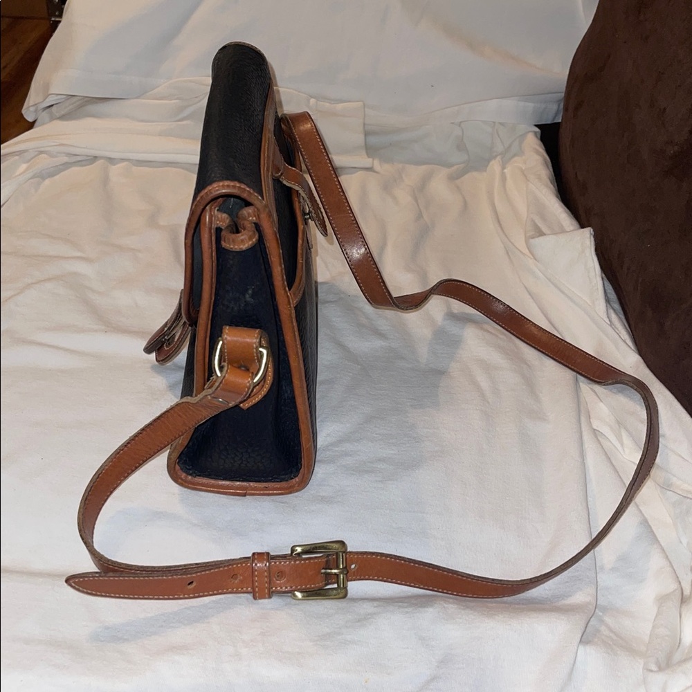 Vintage Dooney & Bourke Black and Tan All-Weather Leather Shoulder Bag - Picture 11 of 16